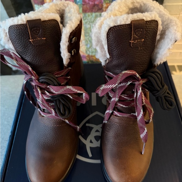 Ariat Women's Tan Winter Boots with Fur Lining - Picture 2 of 9